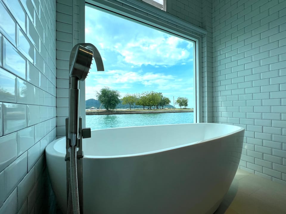 2 Bedroom Seaview Suite | Deep soaking bathtub
