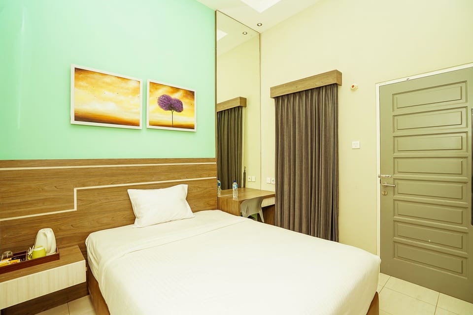 Single Room | Desk, soundproofing, free WiFi, bed sheets