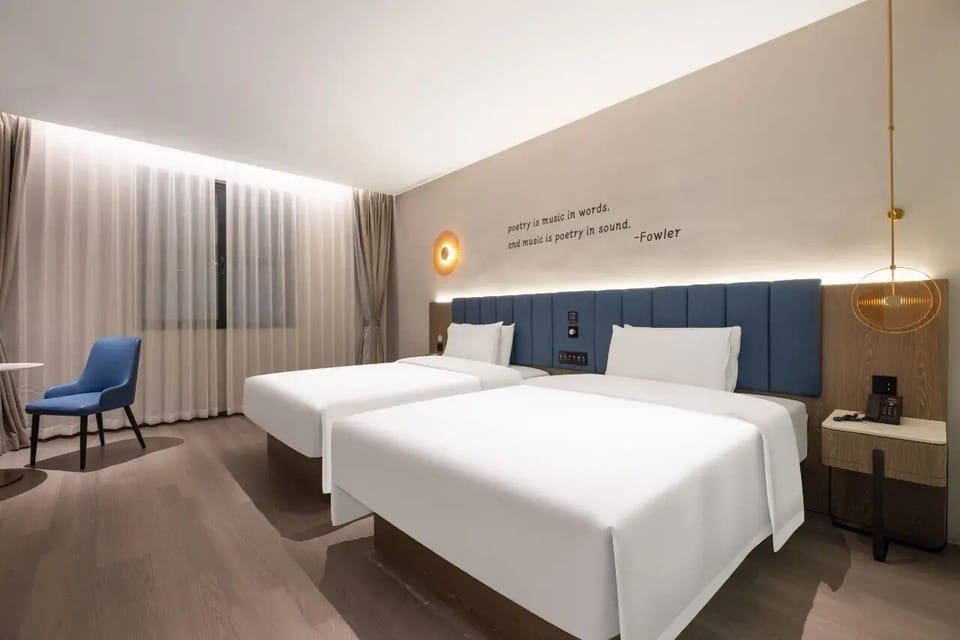 Luxury Twin Room | Iron/ironing board, free WiFi