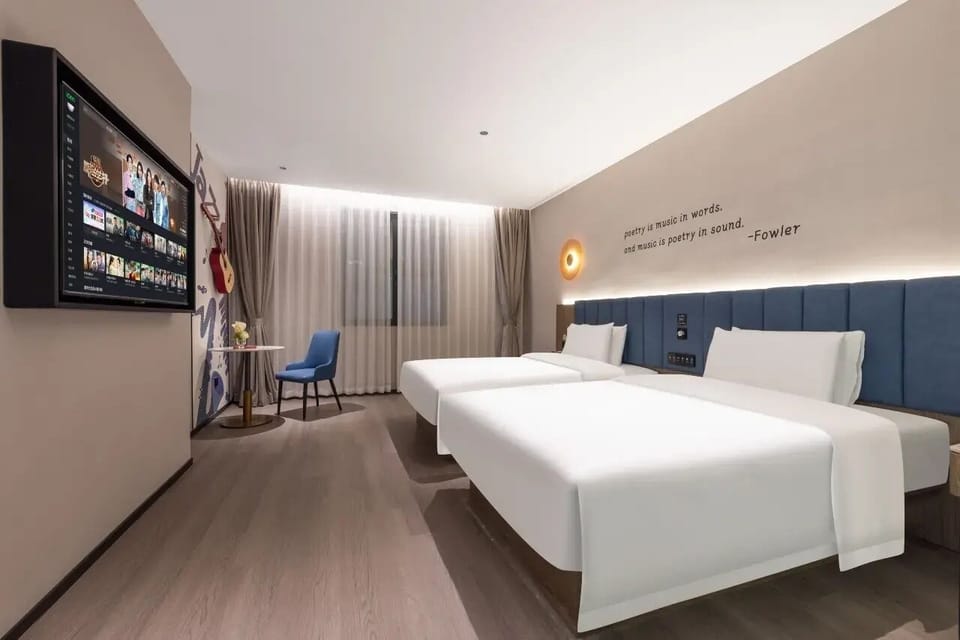 Luxury Twin Room | Iron/ironing board, free WiFi