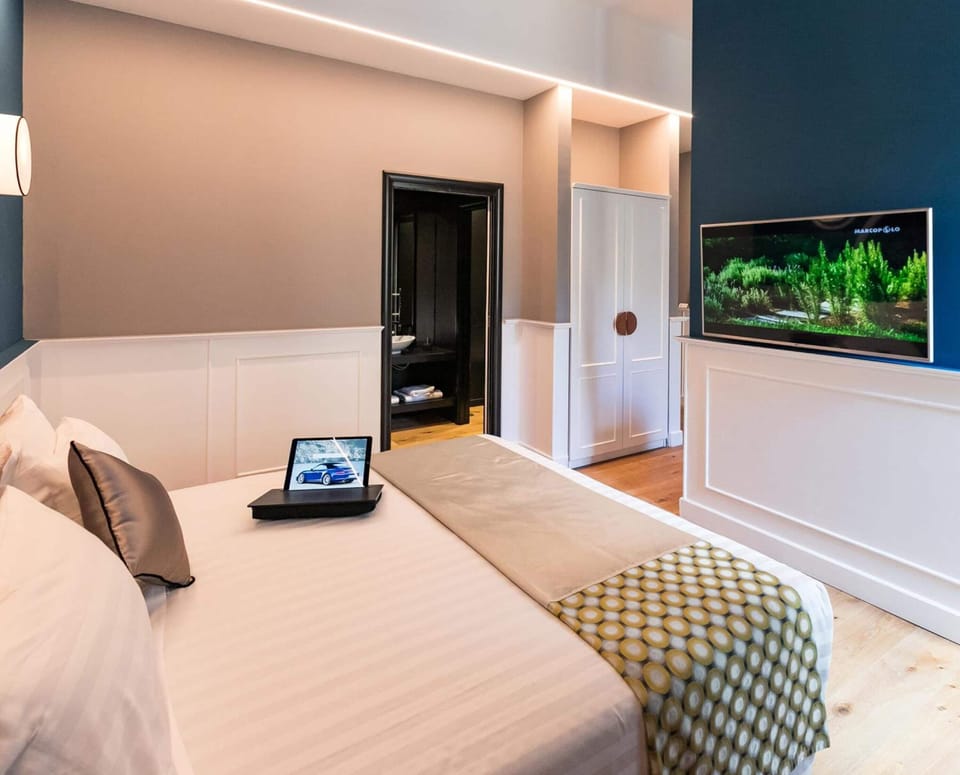 Luxury Room | Premium bedding, down comforters, Tempur-Pedic beds, minibar