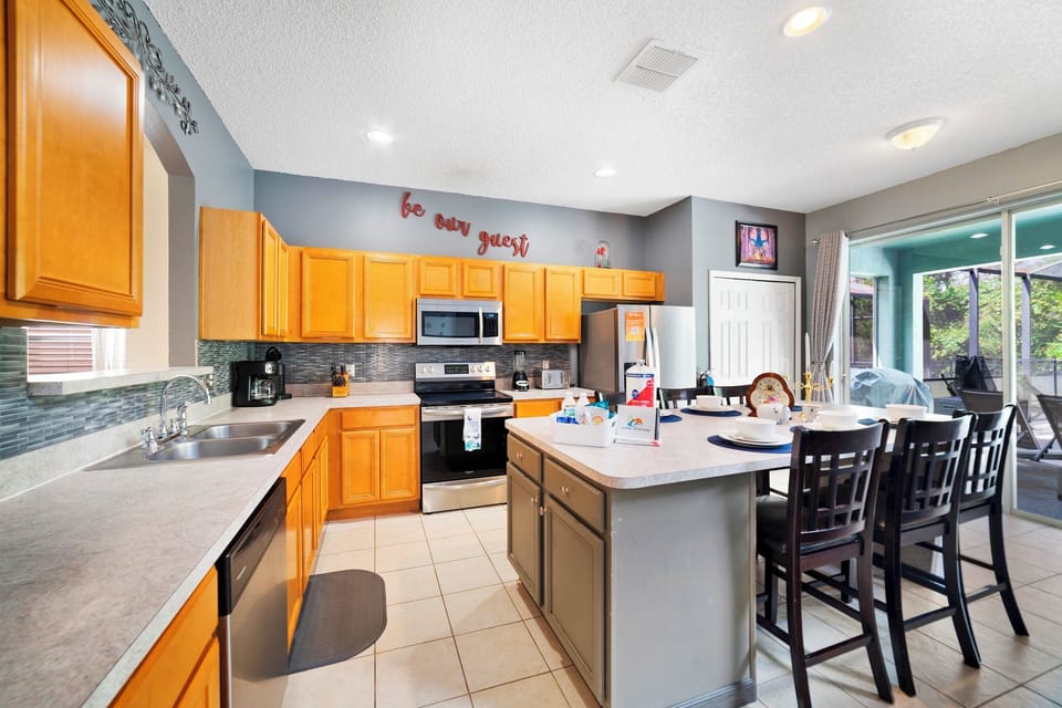 House (Multiple Bedrooms) | Private kitchen | Dishwasher, highchair