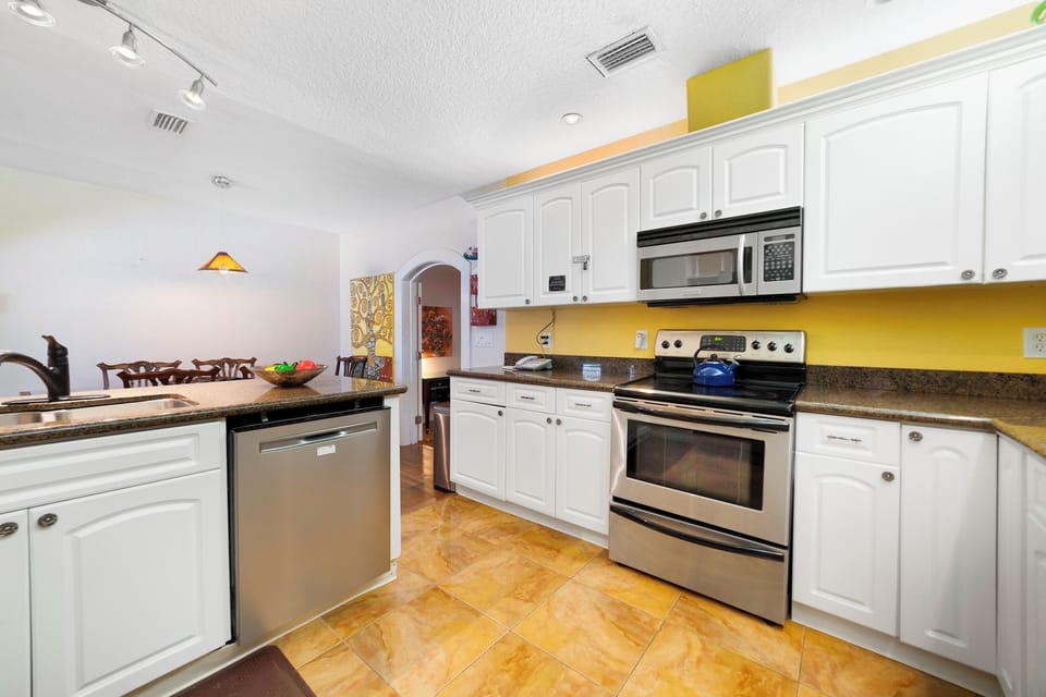 House (3 Bedrooms) | Interior