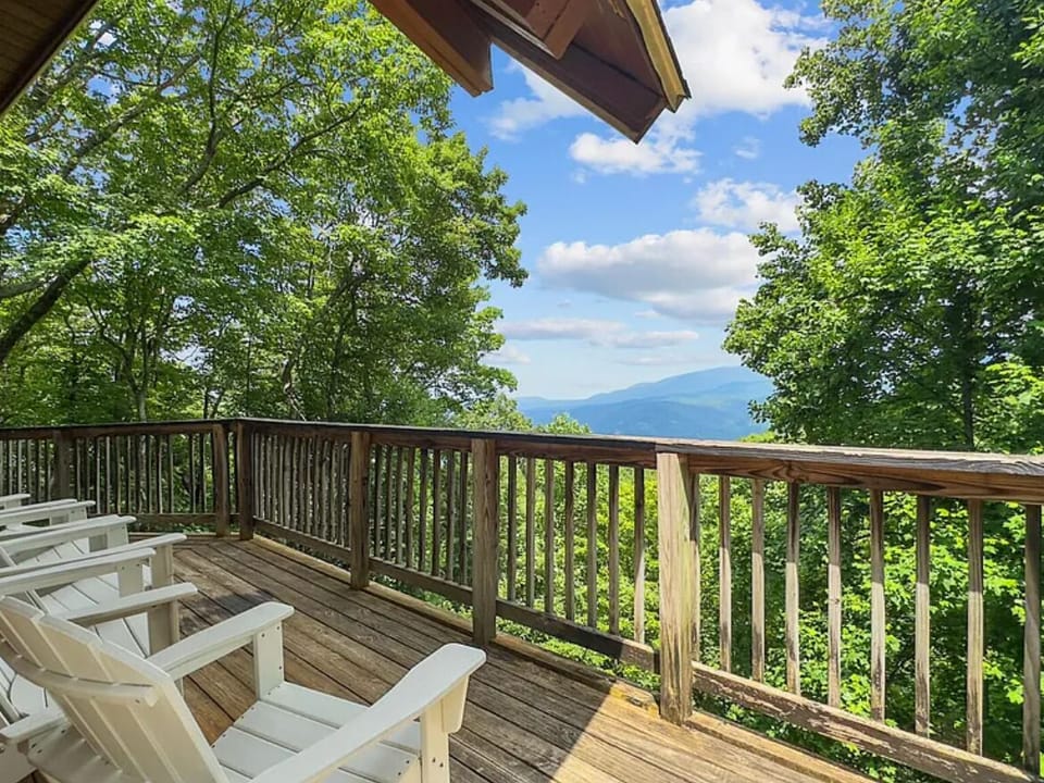 Unobstructed summer views!