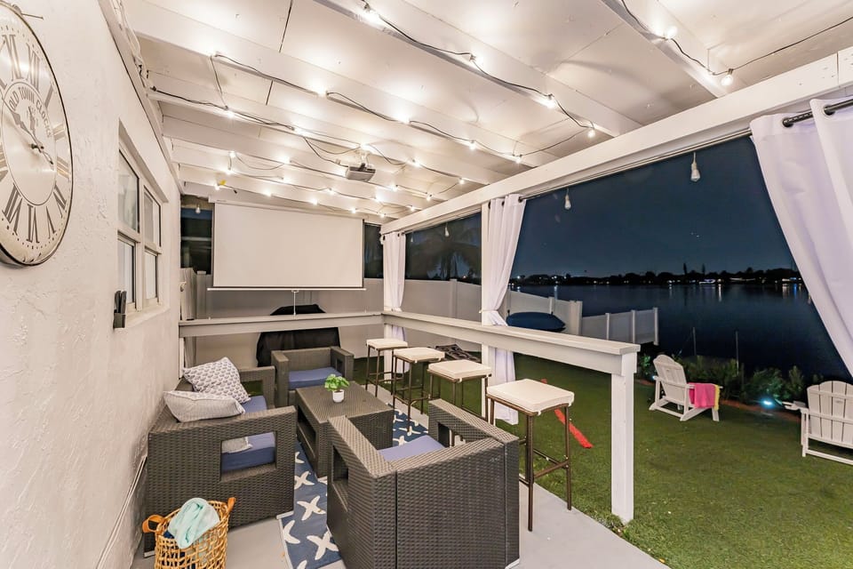 Projector/Outdoor seating with BBQ