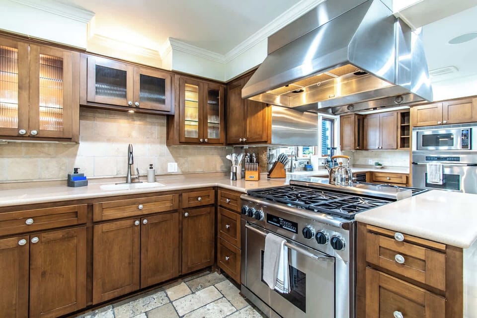 Full Kitchen 