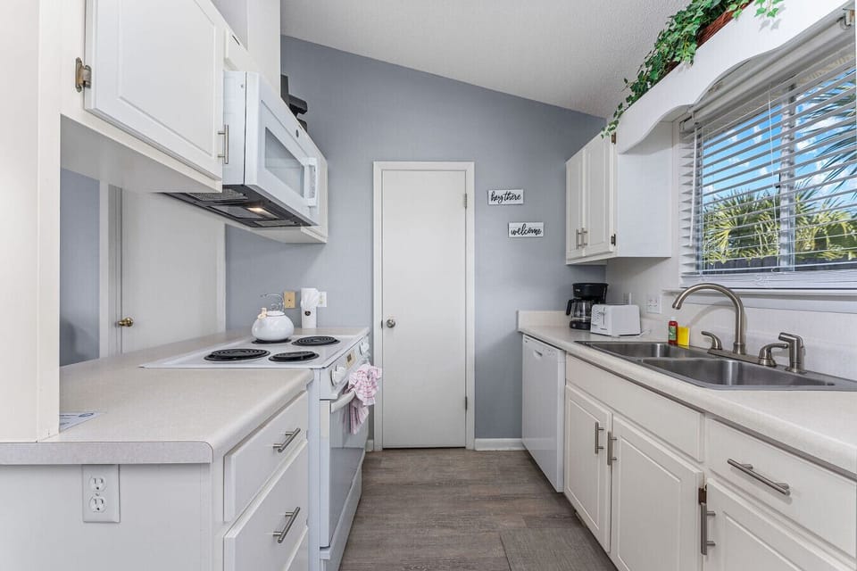 Fully Stocked Kitchen | Modern Appliances, Coffee Maker & Ample Storage