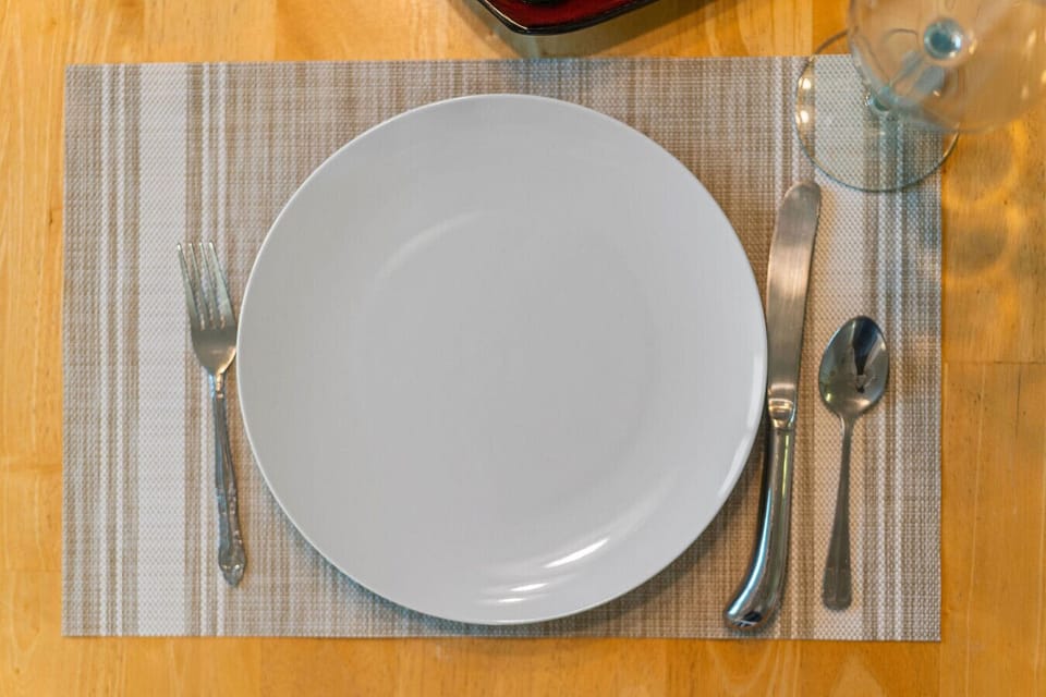 Place Setting | Clean and Simple Table Style