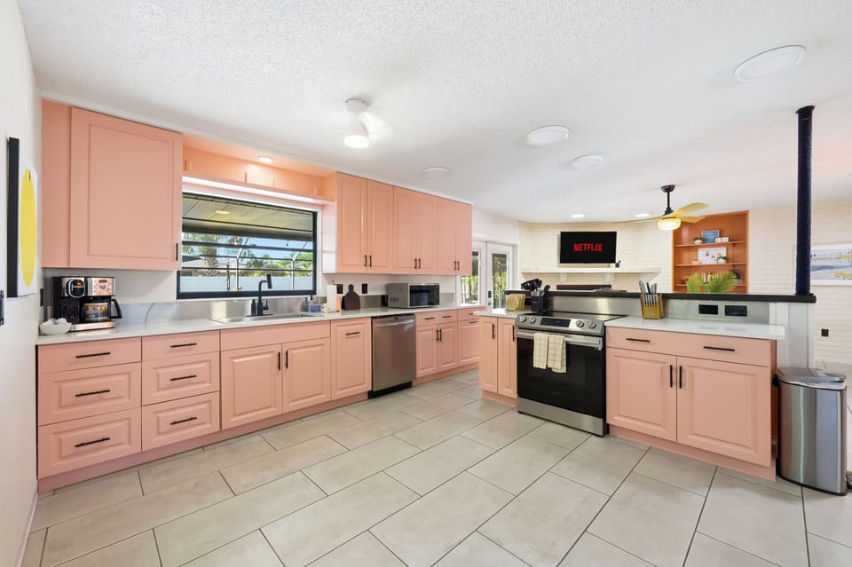 From pancake mornings to pasta nights, this kitchen has all the tools and vibes you need to make every bite a delight.
