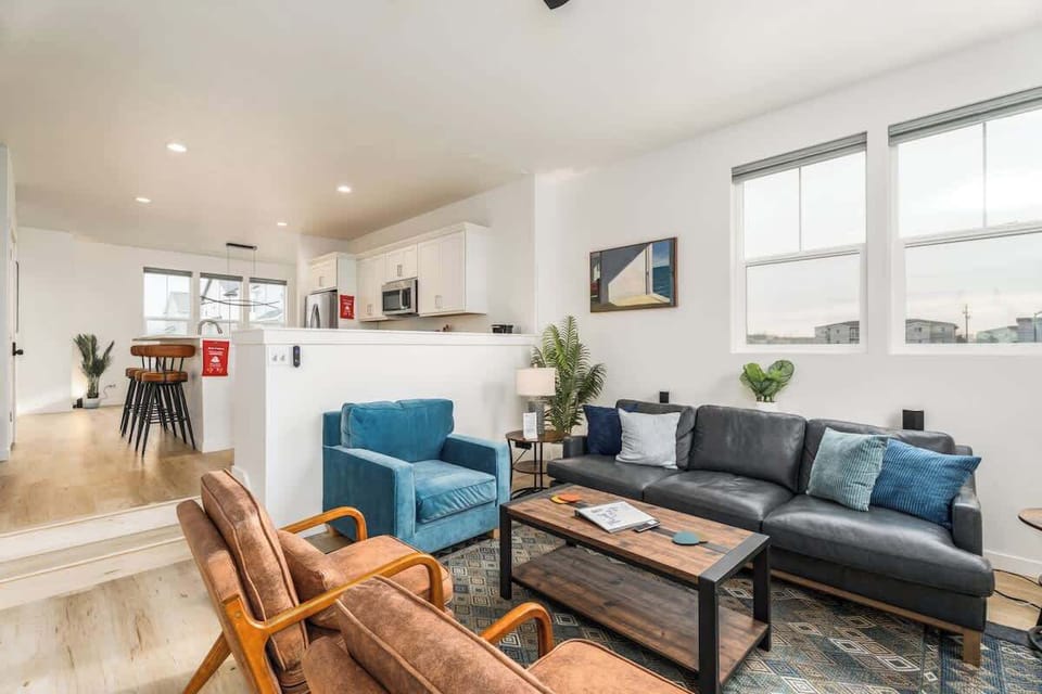 #StayinMyDistrict #BookDirect