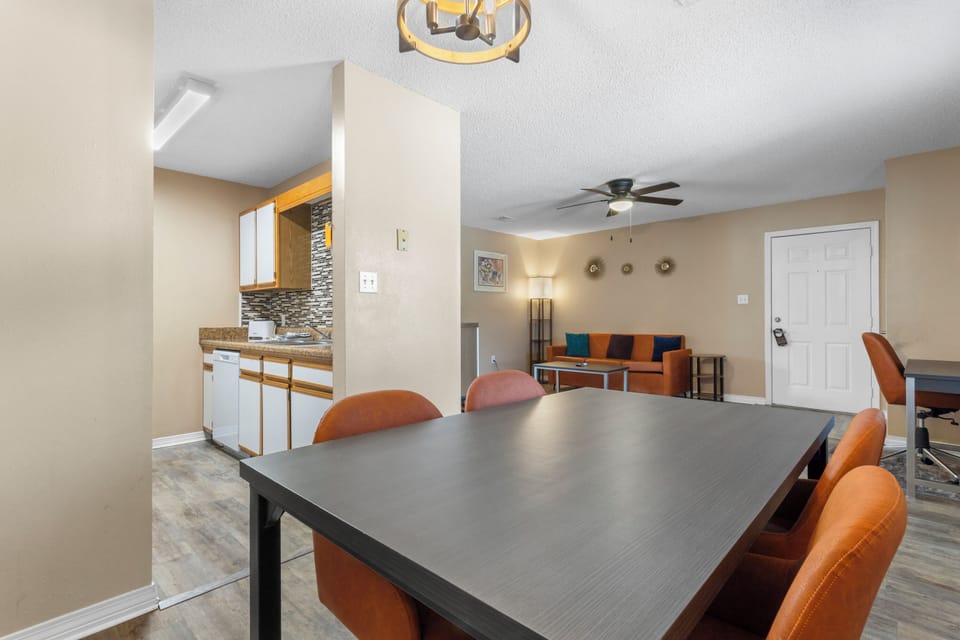 Apartment, City View | Dining