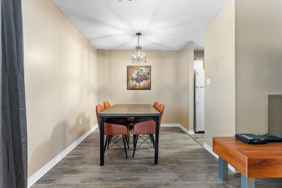 Apartment, City View | Dining