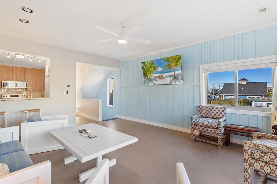 Main Living Area: Comfortable seating makes it easy to relax after a day on the sand.