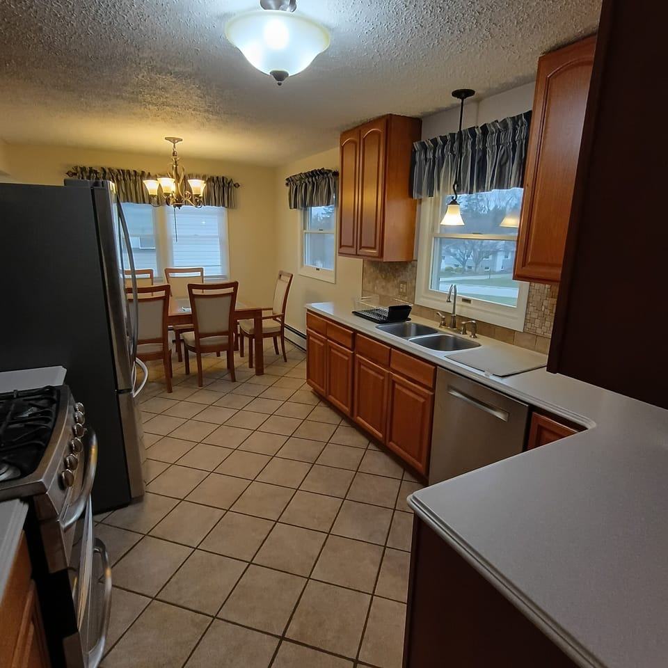 Fully equipped kitchen- cookware, bakeware, crockpot, blender, and more.