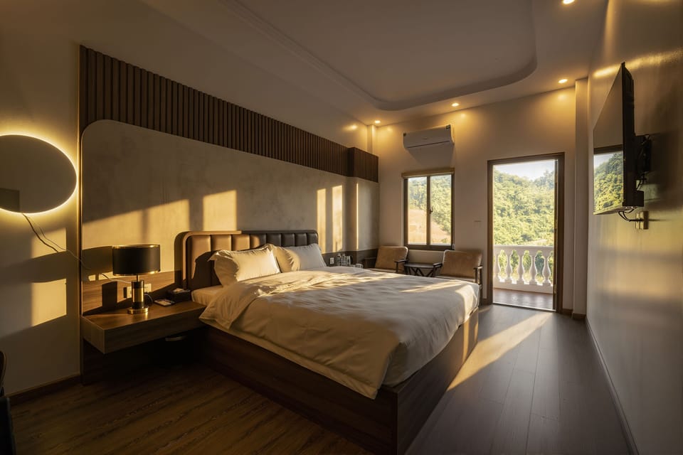 Superior Double Room, River View | Desk, WiFi (free)