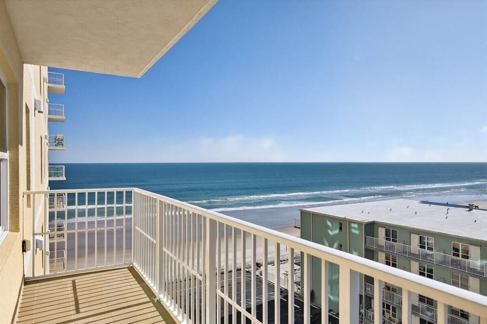 Wrap around balcony to captivate the best sunrises and sunsets