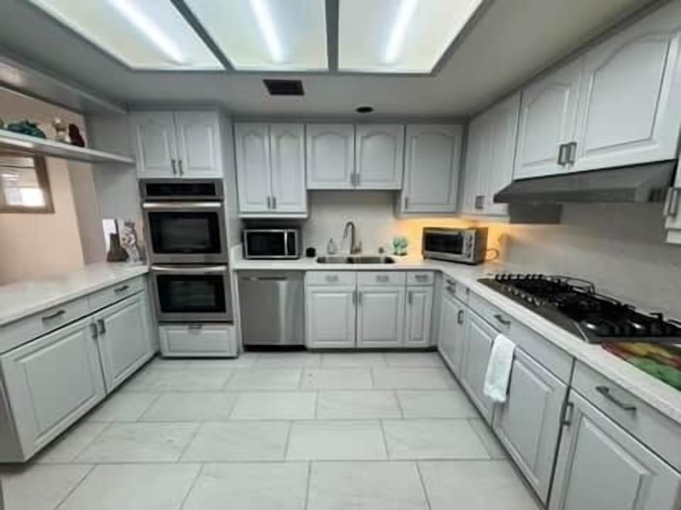 Chef-Ready Gourmet Kitchen