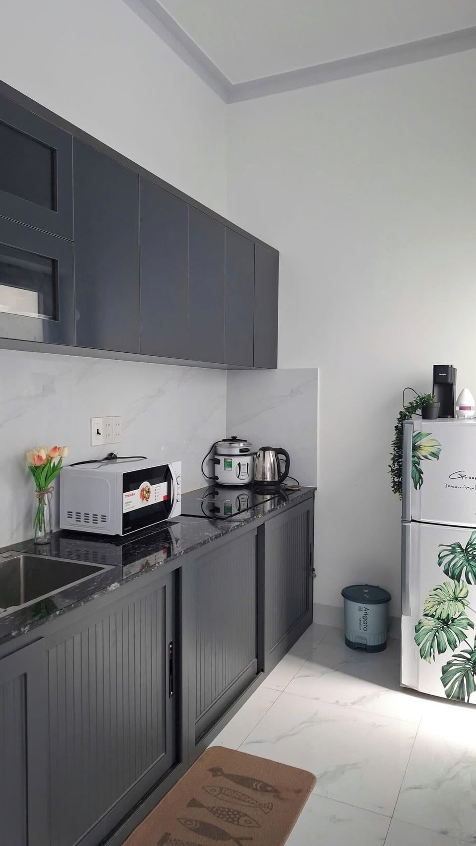 Family House, Garden View | Private kitchen | Shared fridge, microwave