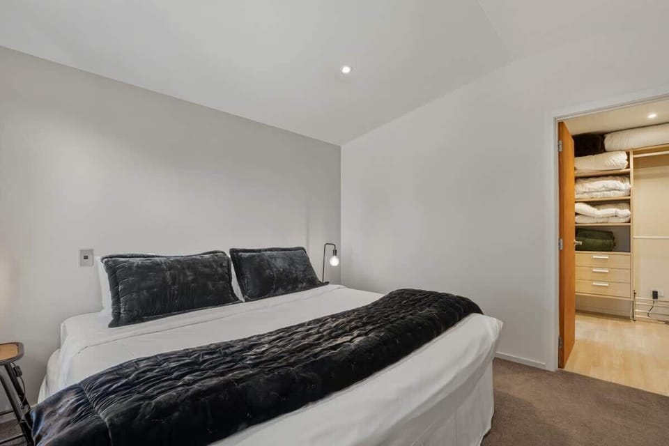Bedroom with walk in wardrobe 