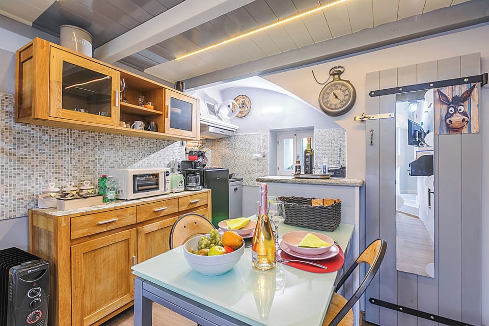 Kitchen and dining area