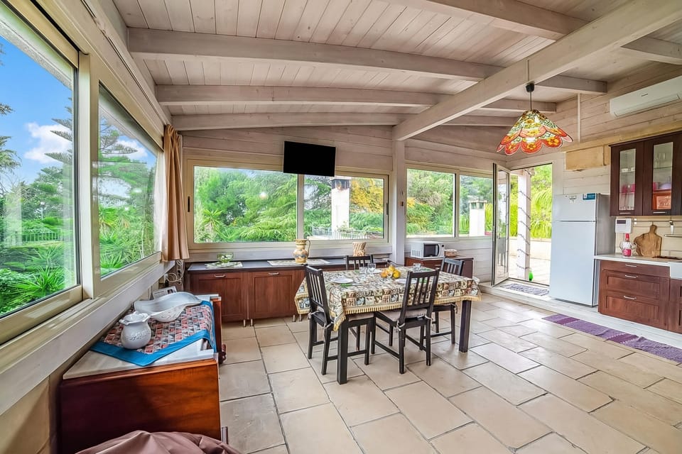 Kitchen and dining area