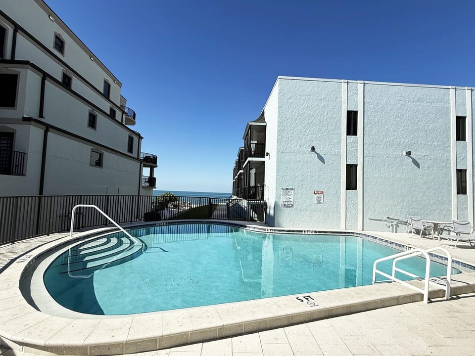 La Coquina 2BR – Beach, Pool & Sunsets (6125)