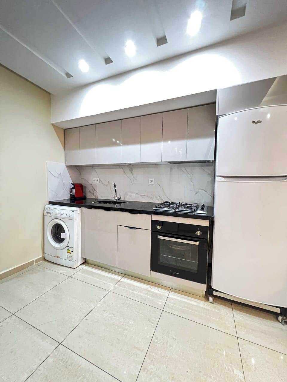 Kitchen fully equipped for easy meals, from breakfast to cozy dinners.