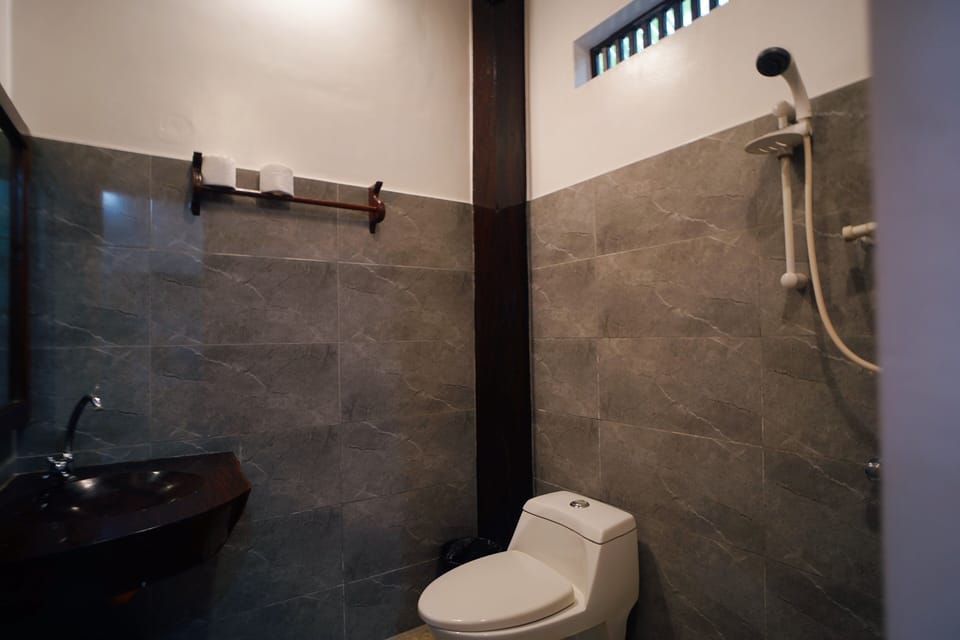 Deluxe Villa, Balcony | Bathroom | Shower, free toiletries, towels, toilet paper