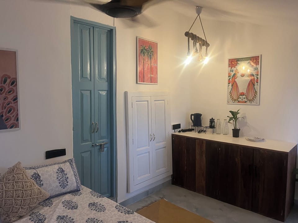 Room 2 | Free WiFi