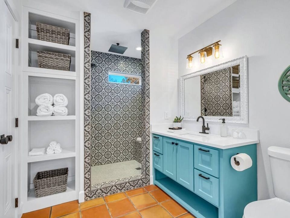 Main House-Master Bath.