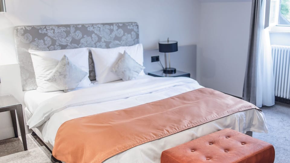 Comfort Double Room, Garden View | In-room safe, laptop workspace, blackout drapes, WiFi (free)
