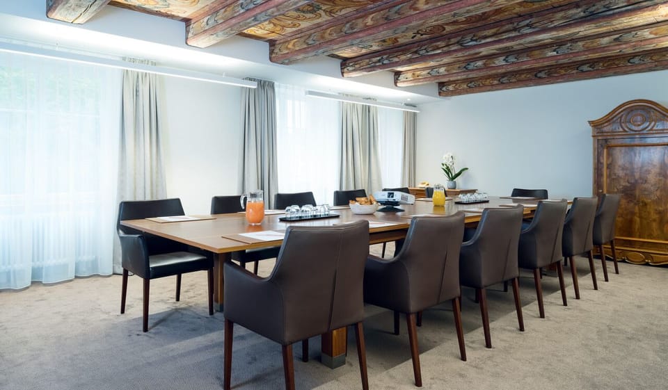 Meeting facility