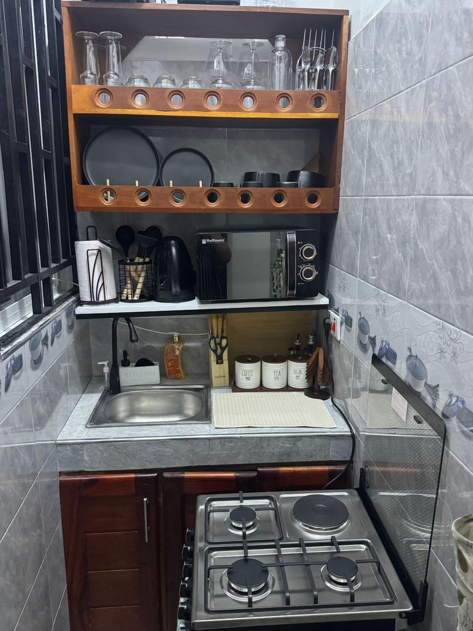 Deluxe Apartment, City View | Private kitchen | Fridge, microwave, oven, stovetop