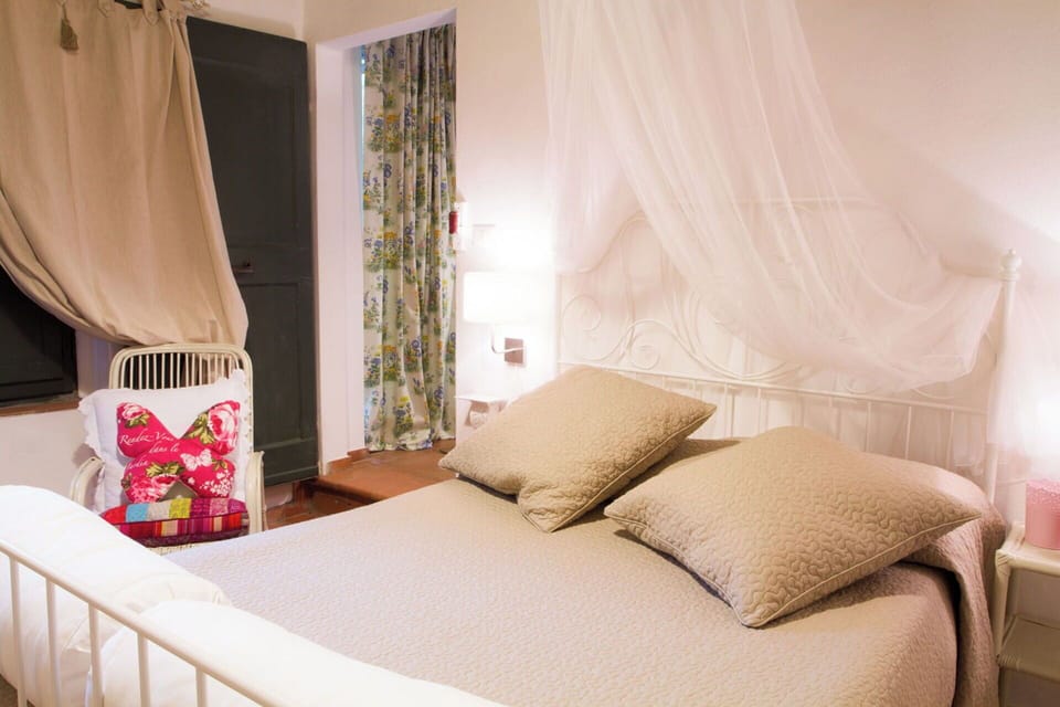 Autumn, Bedroom, Spring, Summer