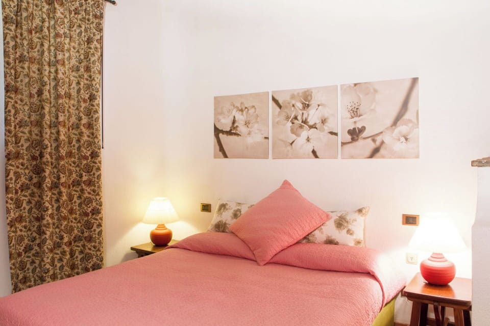 Autumn, Bedroom, Spring, Summer