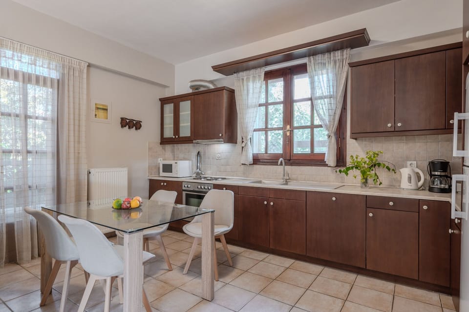 Microwave, dishwasher, coffee/tea maker, highchair