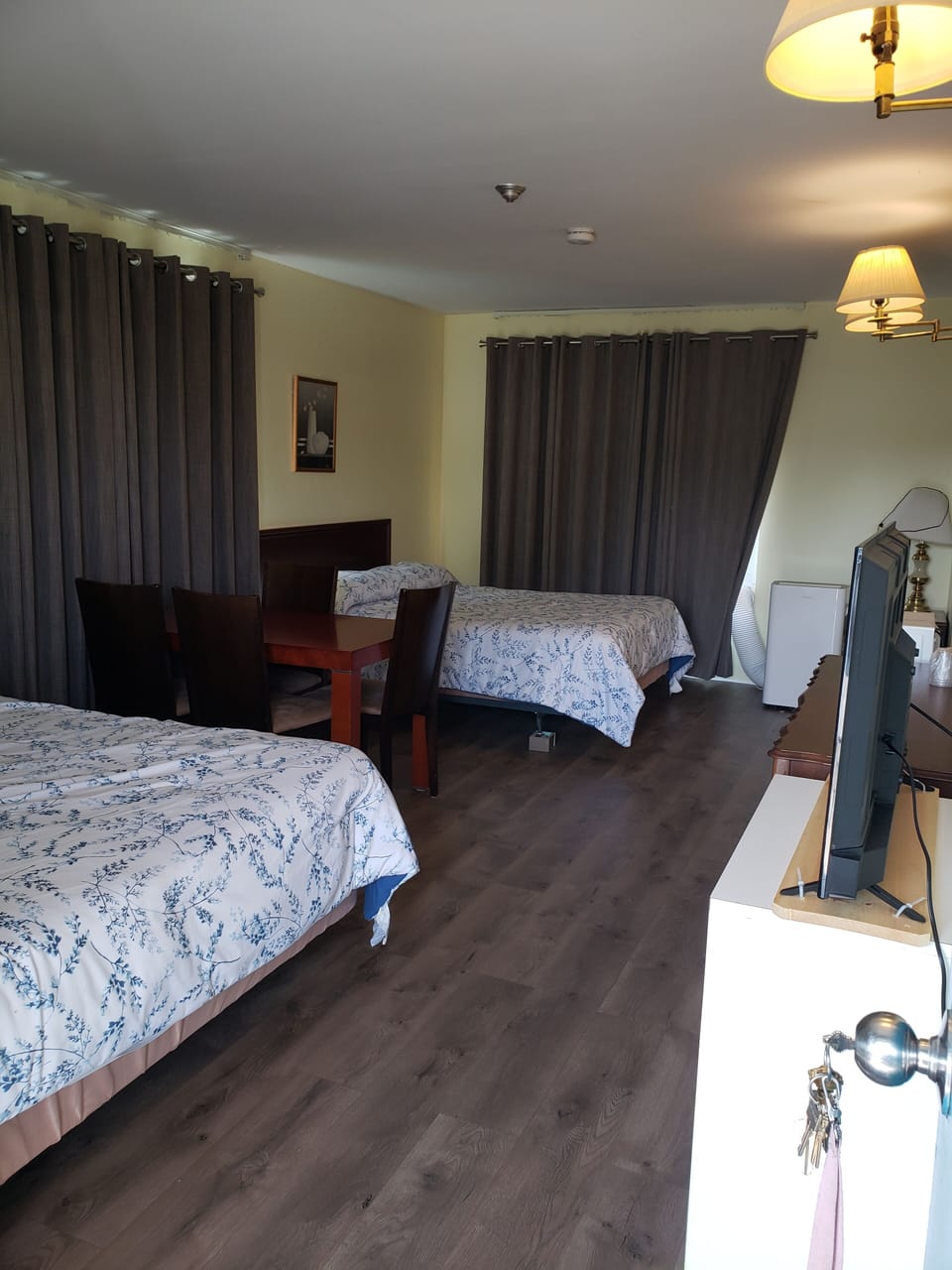 Desk, free WiFi, bed sheets