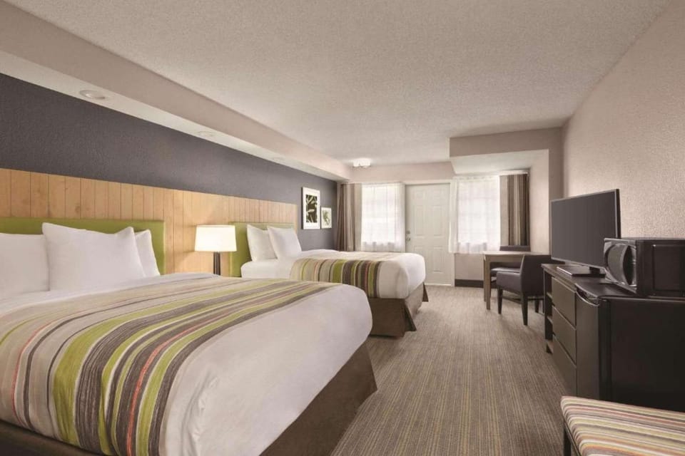 2. Queen Room with Two Queen Beds - Non-Smoking