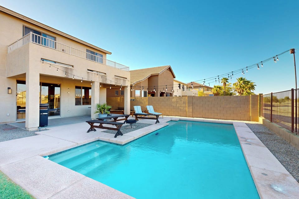 House (4 Bedrooms) | Front of property