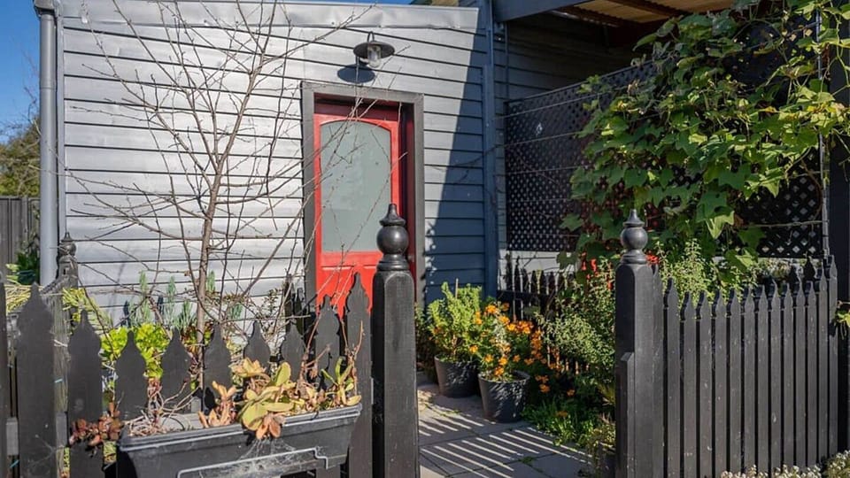 Nouvelle Studio | Private entrance | Garden