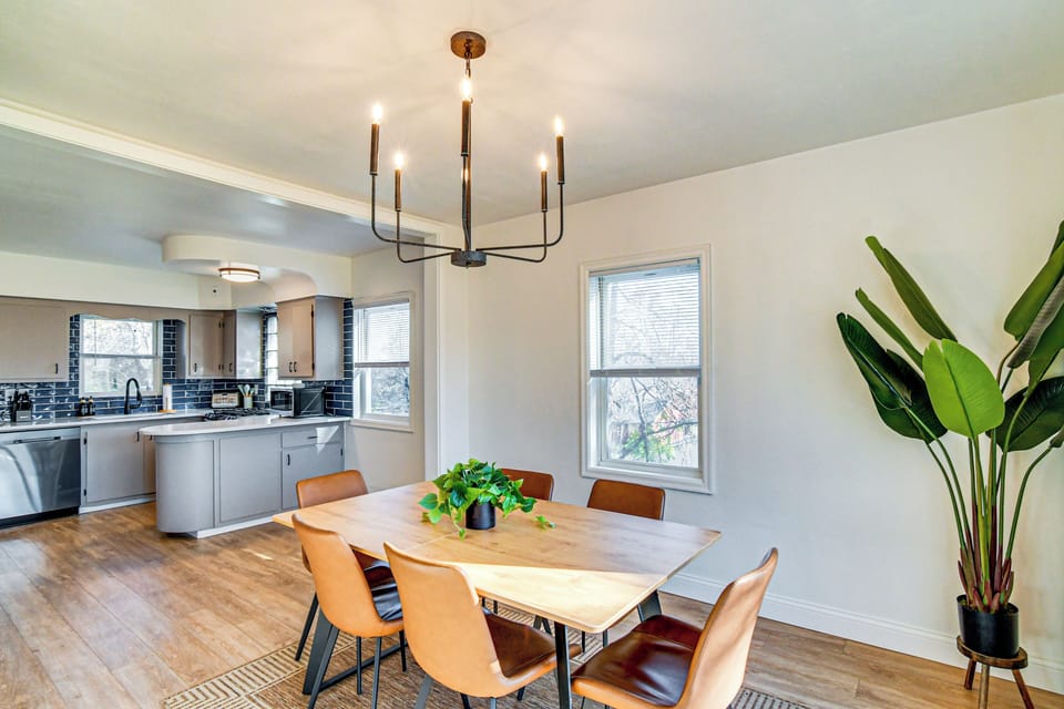 House (4 Bedrooms) | Interior