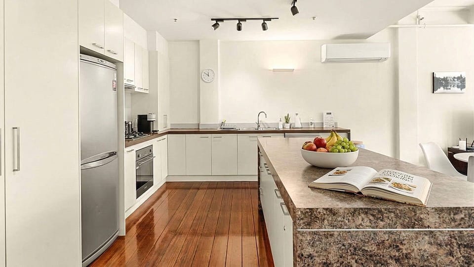 New York Style Apartment | Kitchen | Dining | Dishwasher | Air conditioning 