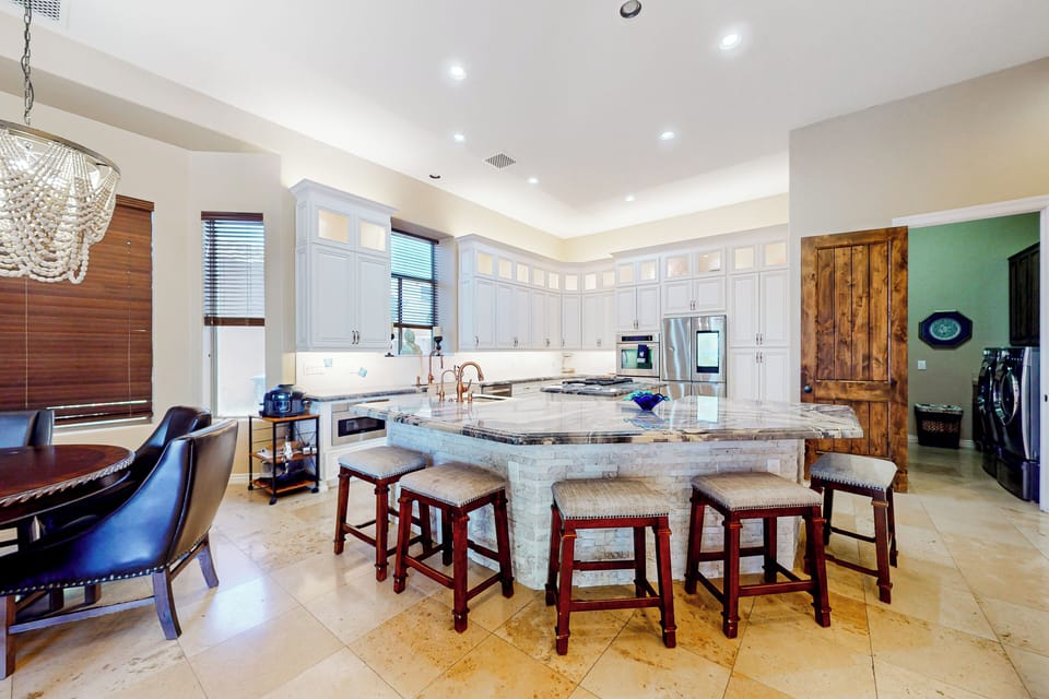House (4 Bedrooms) | Interior