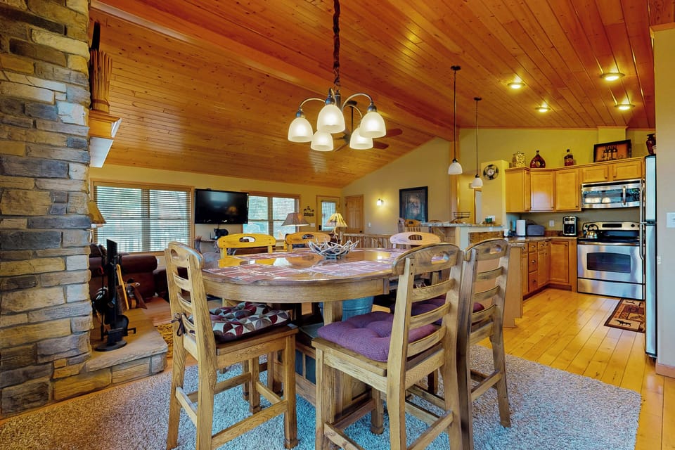 House (4 Bedrooms) | Interior