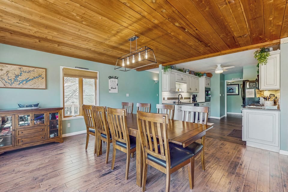 House (4 Bedrooms) | Interior