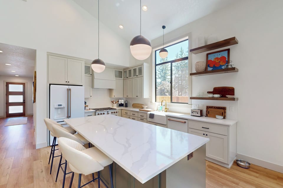 House (5 Bedrooms) | Interior