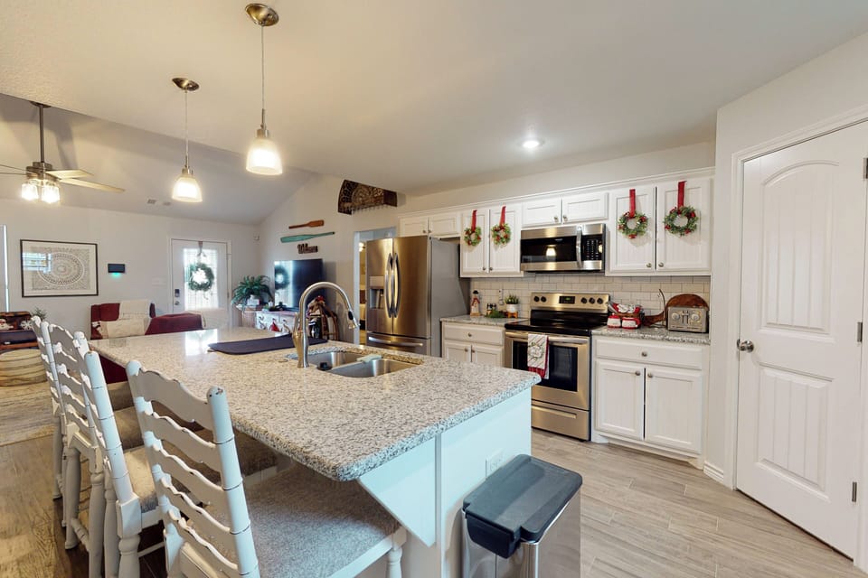 House (3 Bedrooms) | Interior