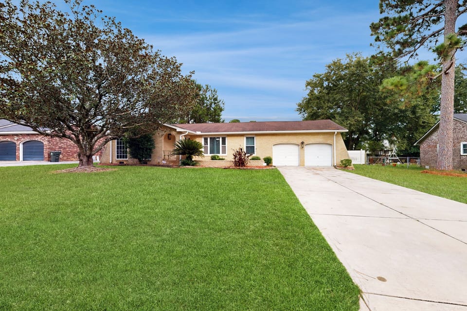 House (3 Bedrooms) | Front of property