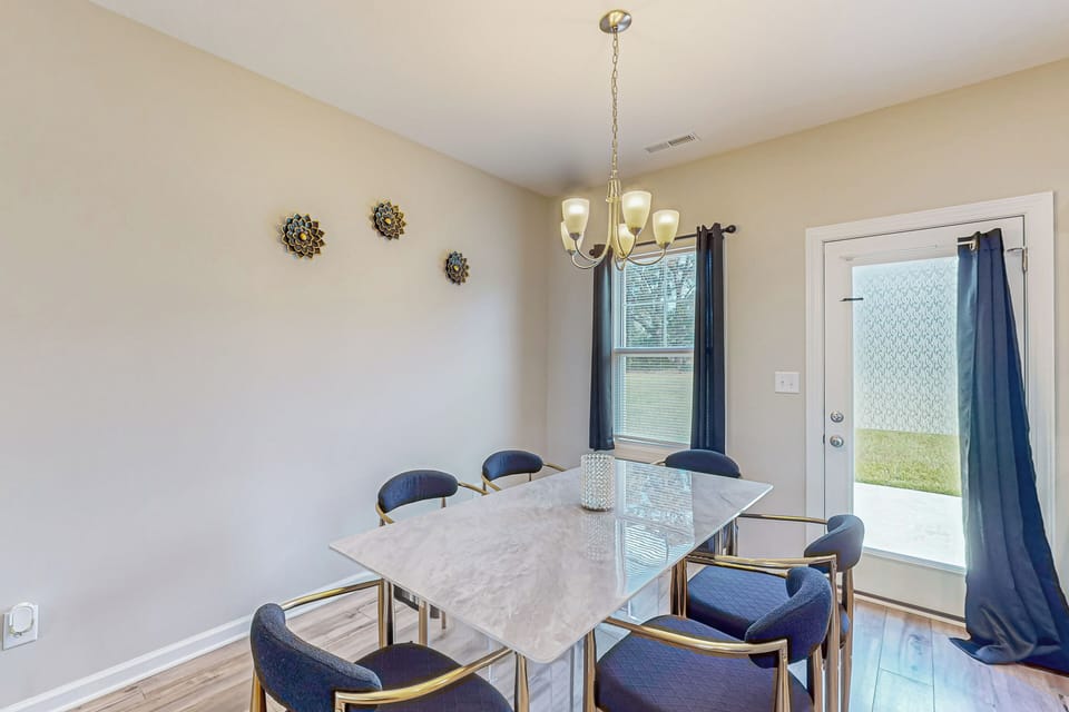 House (3 Bedrooms) | Interior