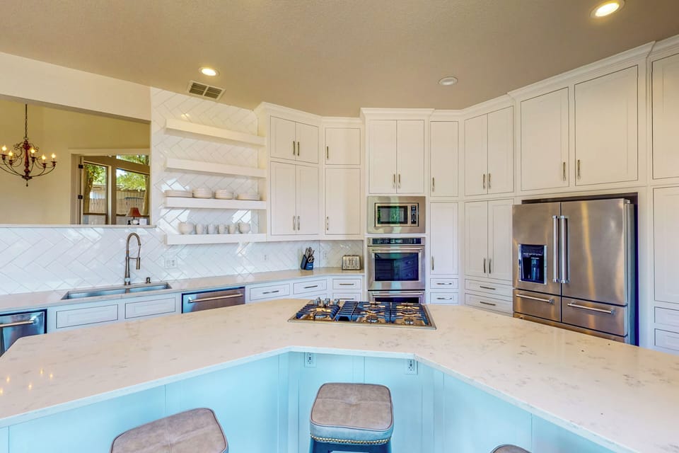 House (6 Bedrooms) | Interior